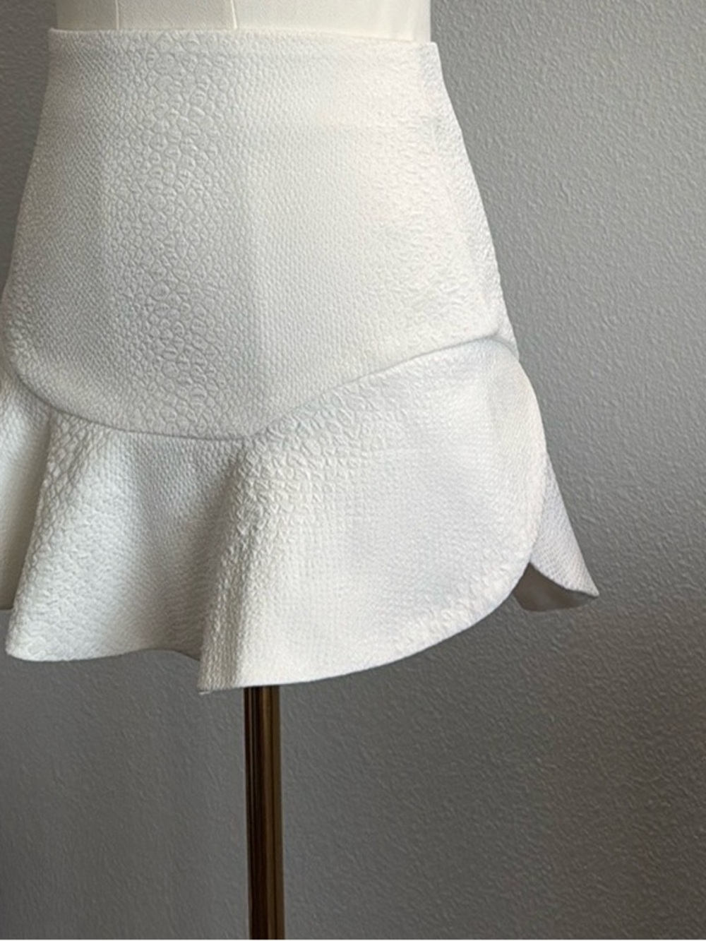 Seek The Label White Textured Mini Skirt Size XS - Picture 3 of 6